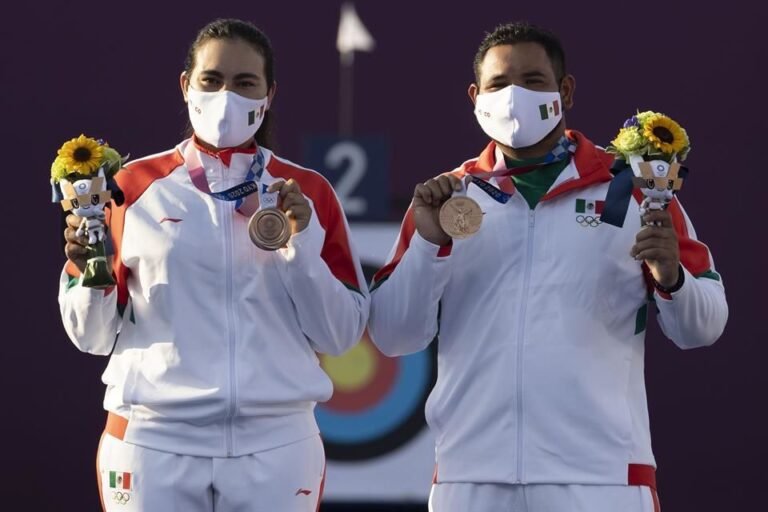 México obtiene su primera medalla: Bronce en Tiro con Arco Mixto