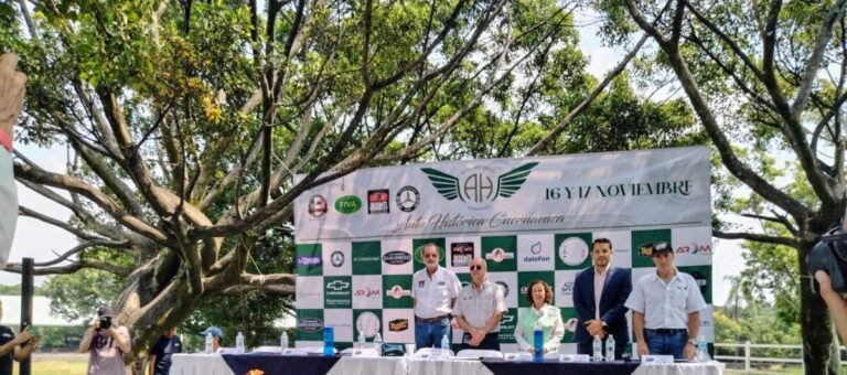 Presentan Auto Histórica en Cuernavaca