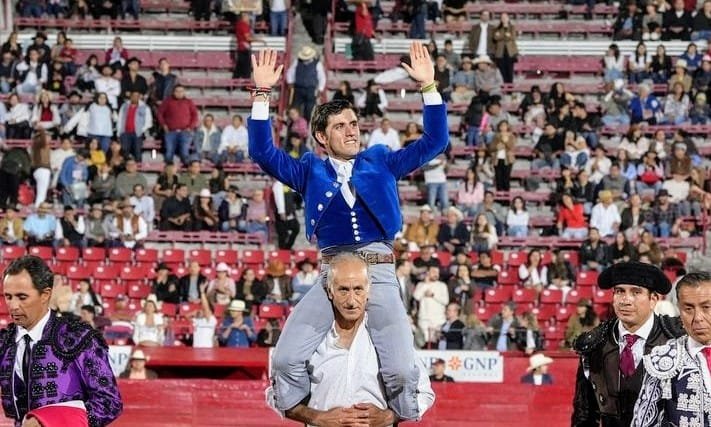 Gran corrida de rejones en La México