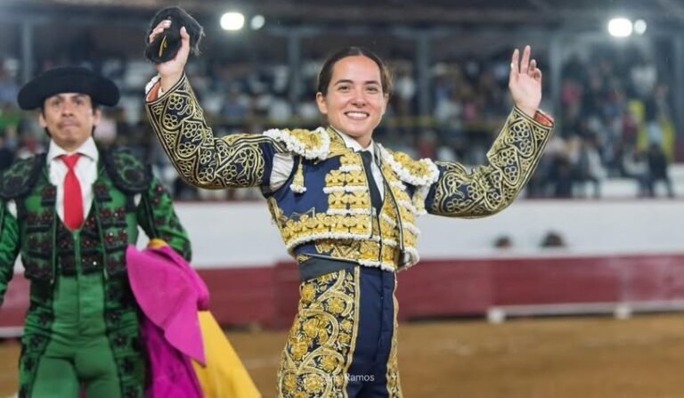 Oreja para Paola y Llaguno en San Cristóbal de las Casas
