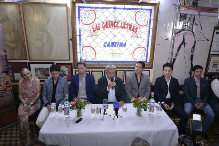 Presentan carteles para Zacatecas