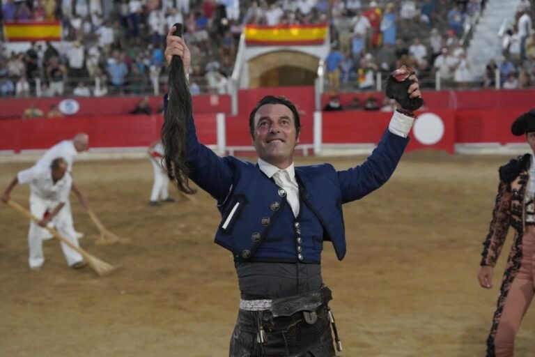 Andy Cartagena vuelve a la carga