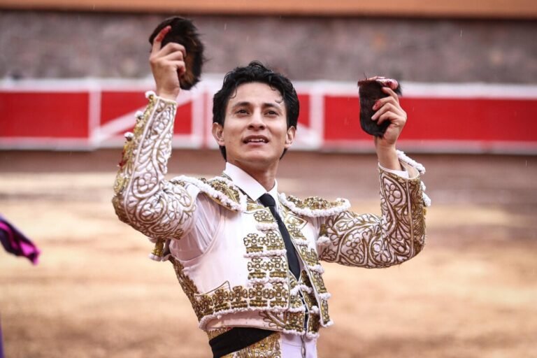 “Platerito”, apoderado por Manolo Mejía