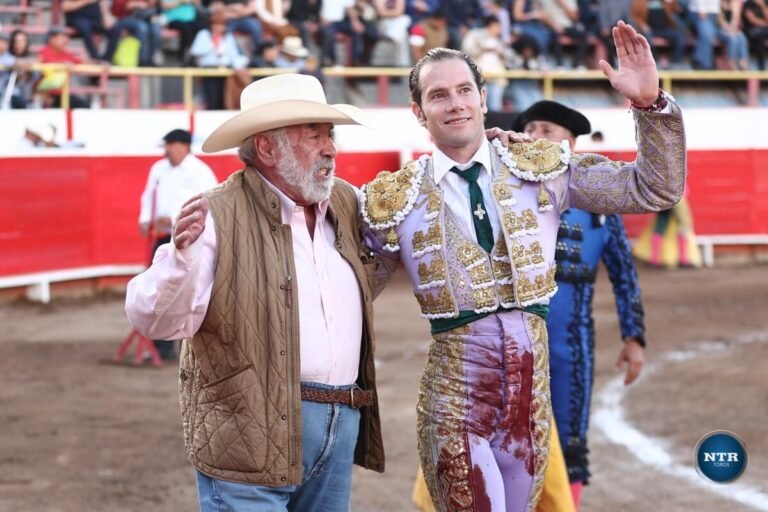 Saldivar, oreja; «El Chihuahua» dos, en Uriangato.