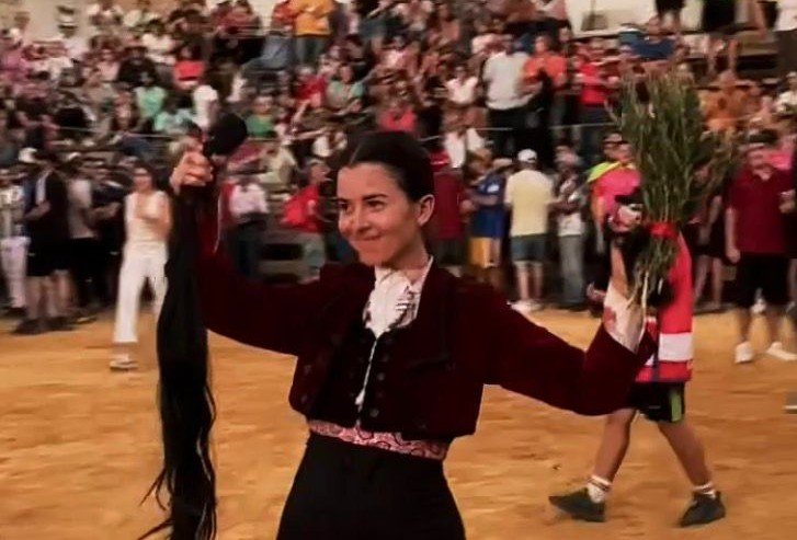 Miriam Cabas, tres orejas y rabo en Jerez
