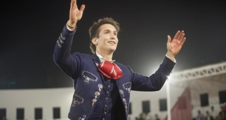 Arturo Gilio, dos orejas e indulto