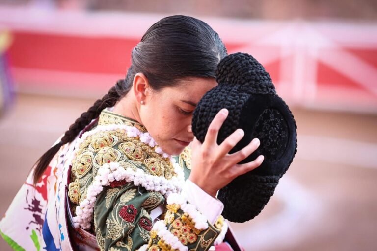 Miriam Cabas torea en Pabellón de Arteaga, Ags.