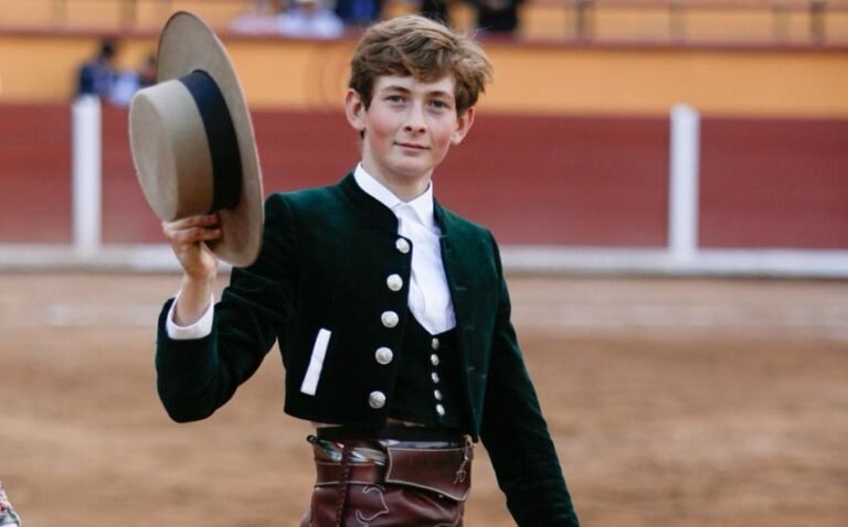 André Gonçalves contratado otras cinco tardes