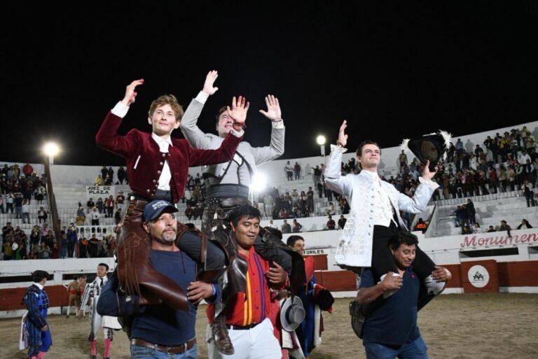 André sale en hombros por vez primera en México