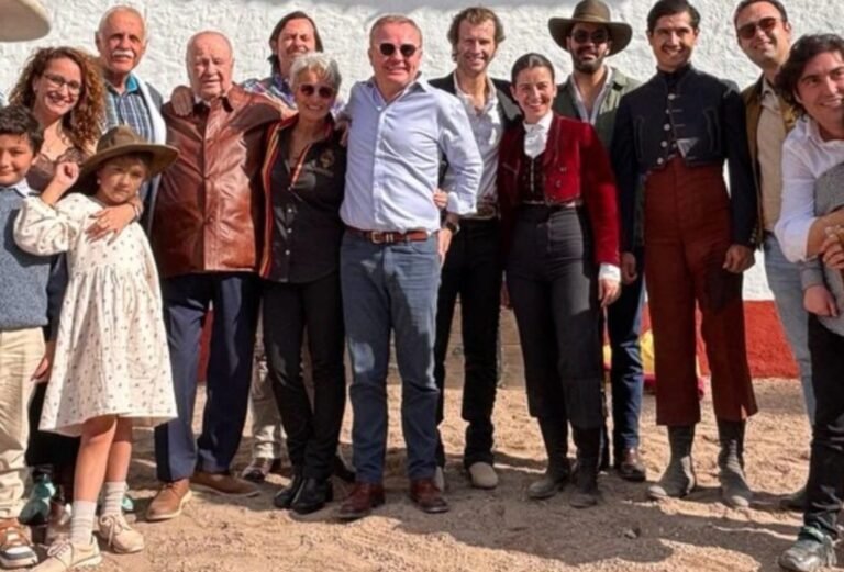 Emotivo homenaje a don Alberto Villarreal