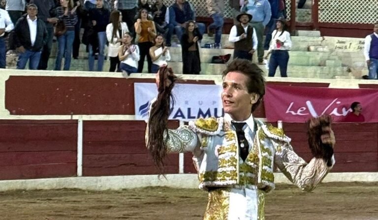 Arturo Gilio contratado para otra corrida