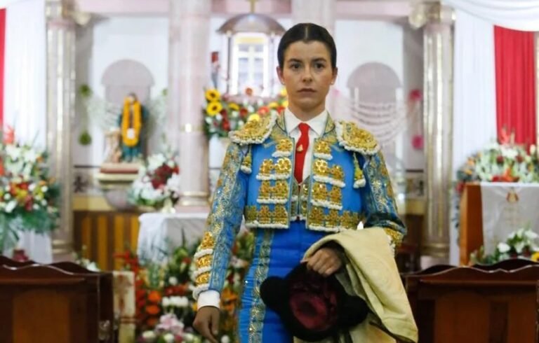 Miriam Cabas recibe el cariño de Cutervo
