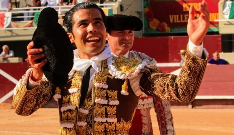 San Román, a hombros junto a Castella
