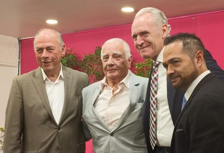Presentado el libro de Alfonso Bustamante