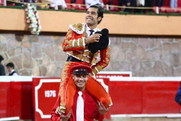 San Román sale a hombros en Zacatecas