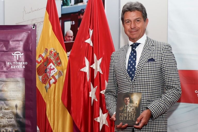 “El Torero Azteca” presentó en Madrid el libro“Ponerse Delante”